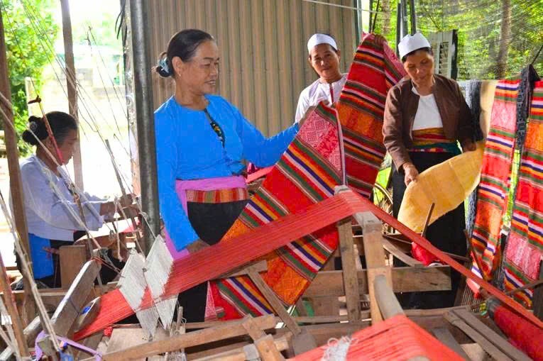 Tiếng thoi đưa trở lại: Giữ hồn thổ cẩm Mường ở vùng cao Phú Thọ