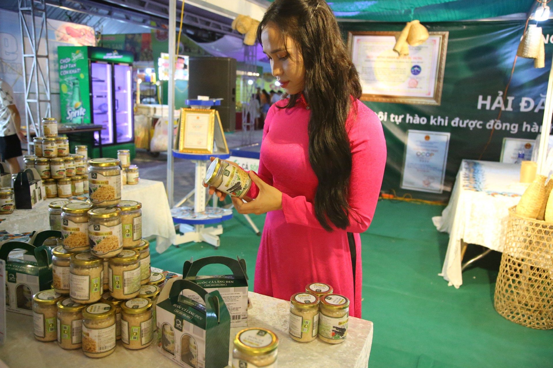 Giữ vị ngọt sông Đà trong từng sợi ruốc cá OCOP Giữ vị ngọt sông Đà trong từng sợi ruốc cá OCOP