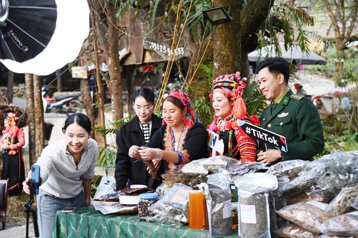 OCOP Lào Cai chuyển mình với tư duy xanh và thương mại số OCOP Lào Cai chuyển mình với tư duy xanh và thương mại số