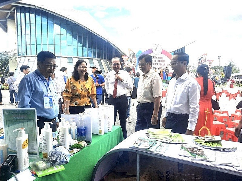 Ứng dụng kinh nghiệm làm xà bông truyền thống từ thời bao cấp kết hợp phương pháp kiểm soát chất lượng hiện đại, Coconut Cosmetic đã thành công chinh phục phân khúc khách hàng khó tính Ứng dụng kinh nghiệm làm xà bông truyền thống từ thời bao cấp kết hợp phương pháp kiểm soát chất lượng hiện đại, Coconut Cosmetic đã thành công chinh phục phân khúc khách hàng khó tính