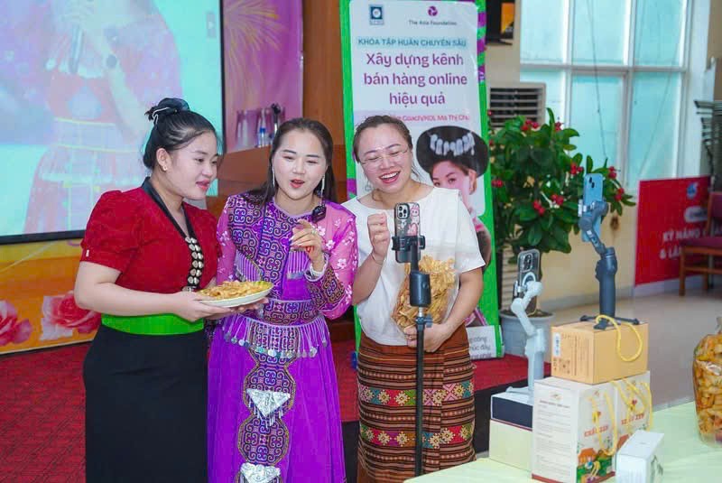 Nếp nương gói ước mơ: Gen Z người Thái dệt sinh kế từ món bánh dân tộc Nếp nương gói ước mơ: Gen Z người Thái dệt sinh kế từ món bánh dân tộc