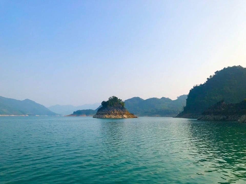 Hành hương trên mặt nước: Tìm về Đền Chúa Thác Bờ mùa lễ hội Hành hương trên mặt nước: Tìm về Đền Chúa Thác Bờ mùa lễ hội