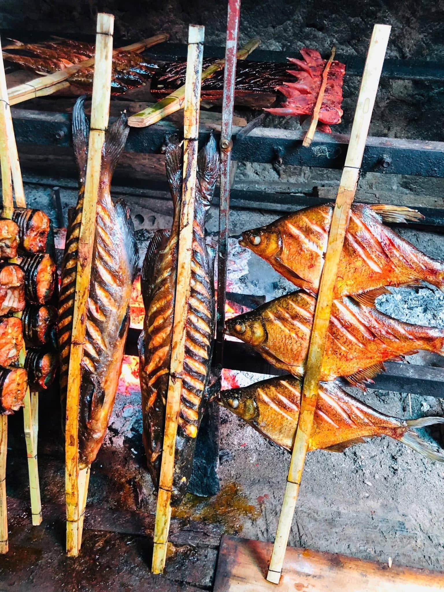 Hành hương trên mặt nước: Tìm về Đền Chúa Thác Bờ mùa lễ hội Hành hương trên mặt nước: Tìm về Đền Chúa Thác Bờ mùa lễ hội