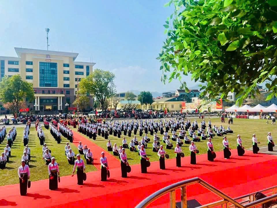 Tiếng chiêng đánh thức hồn Mường