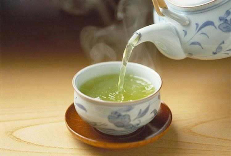 Chén trà phóng khoáng của người Việt