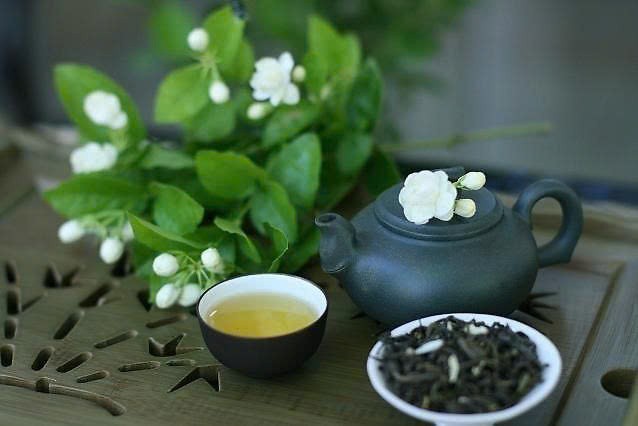 Chén trà phóng khoáng của người Việt
