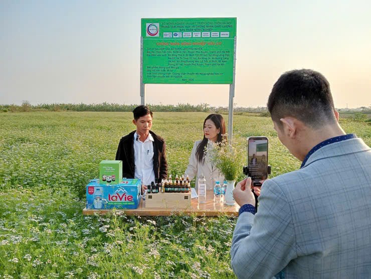 Hà Nội và hành trình nâng tầm sản phẩm OCOP: Từ lợi thế truyền thống đến triển vọng phát triển bền vững Hà Nội và hành trình nâng tầm sản phẩm OCOP: Từ lợi thế truyền thống đến triển vọng phát triển bền vững