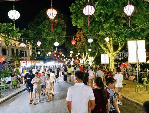 Phố đi bộ Yên Bái sôi động, mở rộng không gian trải nghiệm và quảng bá sản phẩm OCOP