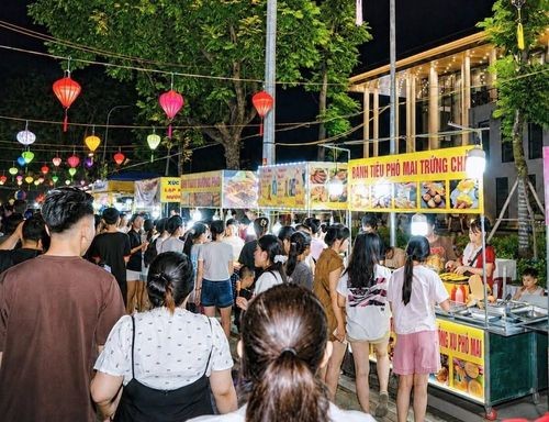 Phố đi bộ Yên Bái sôi động, mở rộng không gian trải nghiệm và quảng bá sản phẩm OCOP