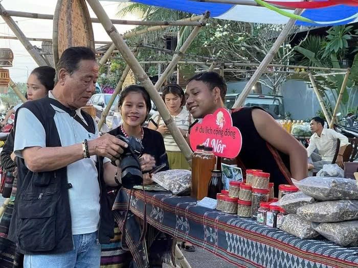 Block Fest 2026: Làng chài Tân Thành rộn ràng sắc màu văn hóa và kết nối cộng đồng
