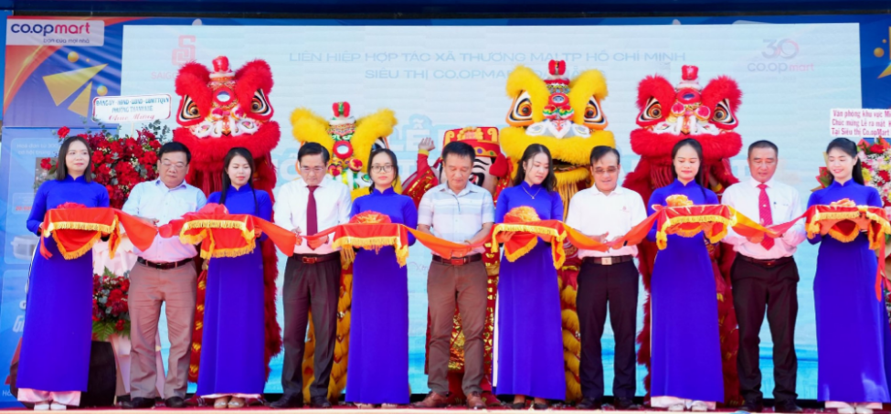 Co.opmart Đà Nẵng làm mới không gian mua sắm, tăng trải nghiệm khách hàng Co.opmart Đà Nẵng làm mới không gian mua sắm, tăng trải nghiệm khách hàng