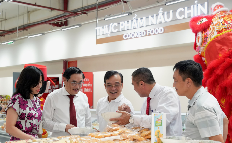 Co.opmart Đà Nẵng làm mới không gian mua sắm, tăng trải nghiệm khách hàng Co.opmart Đà Nẵng làm mới không gian mua sắm, tăng trải nghiệm khách hàng