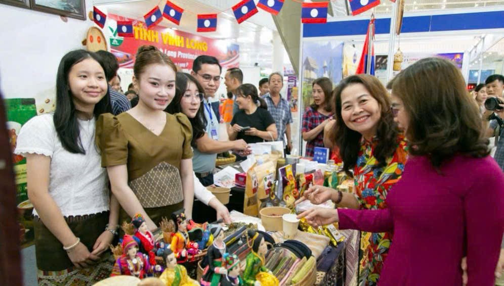 Hội chợ EWEC - Đà Nẵng 2026 mở rộng cơ hội kết nối thương mại, du lịch và đầu tư Hội chợ EWEC - Đà Nẵng 2026 mở rộng cơ hội kết nối thương mại, du lịch và đầu tư