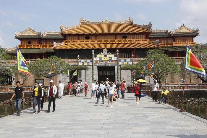 Mùa Thu ở Huế: Khi Cố đô khoác lên mình diện mạo lễ hội Mùa Thu ở Huế: Khi Cố đô khoác lên mình diện mạo lễ hội