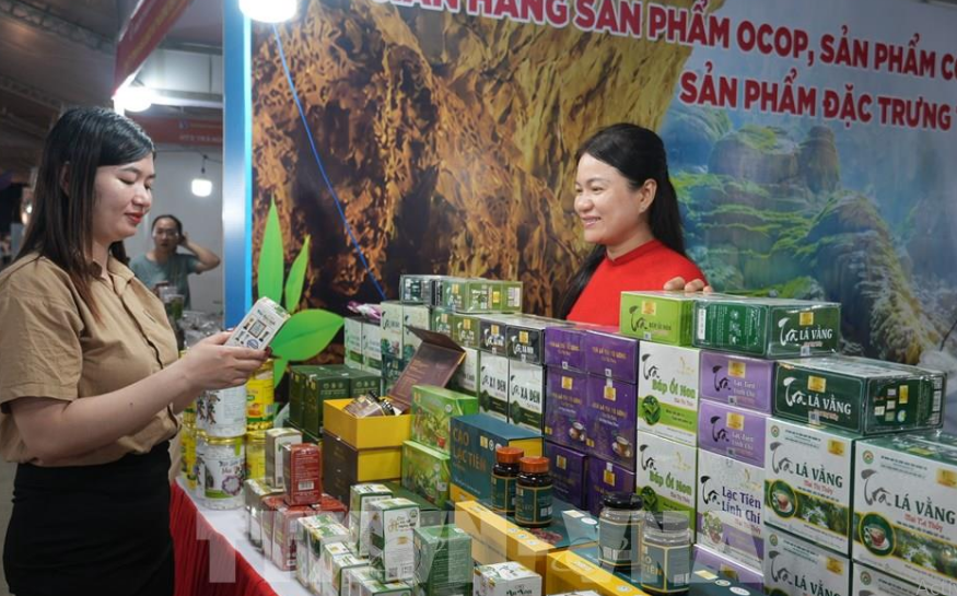 Hội chợ vùng Bắc Trung Bộ mở thêm đầu ra cho sản phẩm OCOP