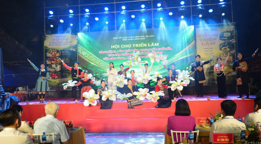 Mộc Châu đón Tết Độc lập với không gian hội tụ đặc sản vùng miền