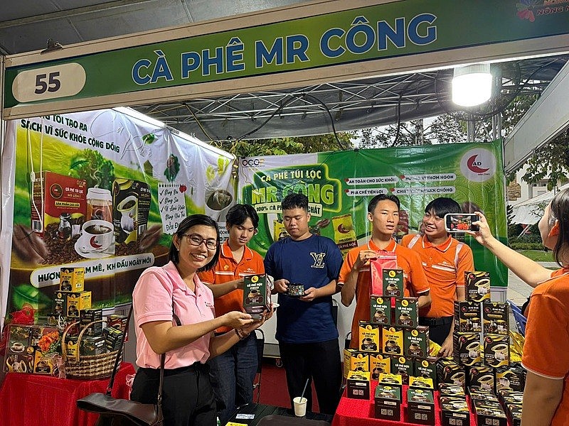Nhờ nghiên cứu cho ra đời dòng sản phẩm túi lọc tiện lợi, Cà Phê Mộc Mr. Công đang từng bước chinh phục thành công phân khúc khách hàng trẻ tuổi, người làm việc văn phòng Nhờ nghiên cứu cho ra đời dòng sản phẩm túi lọc tiện lợi, Cà Phê Mộc Mr. Công đang từng bước chinh phục thành công phân khúc khách hàng trẻ tuổi, người làm việc văn phòng