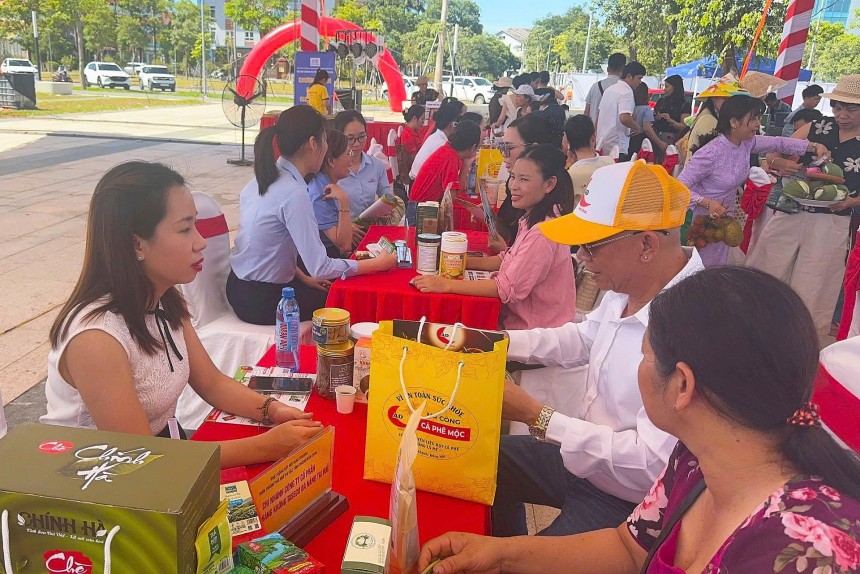 Kinh doanh giữa thị trường cạnh tranh khốc liệt, Cà Phê Mộc Mr. Công chọn cách giữ vững chất lượng thông qua tối ưu chuỗi cung ứng, giúp sản phẩm sở hữu mức giá hợp lý Kinh doanh giữa thị trường cạnh tranh khốc liệt, Cà Phê Mộc Mr. Công chọn cách giữ vững chất lượng thông qua tối ưu chuỗi cung ứng, giúp sản phẩm sở hữu mức giá hợp lý