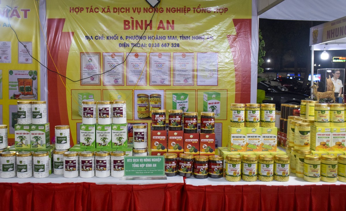 Hơn 220 gian hàng quy tụ sản phẩm OCOP đặc sản vùng miền tại Nghệ An