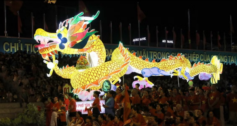 Tuyên Quang biến rước đèn Trung Thu thành sản phẩm du lịch đặc sắc Tuyên Quang biến rước đèn Trung Thu thành sản phẩm du lịch đặc sắc