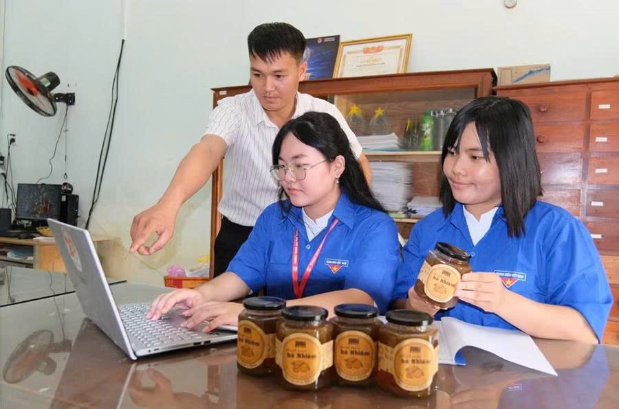Khi đặc sản quê được đưa lên “chợ số” Khi đặc sản quê được đưa lên “chợ số”