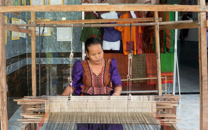 Giữ hồn Khmer trên từng tấm thổ cẩm Văn Giáo Giữ hồn Khmer trên từng tấm thổ cẩm Văn Giáo