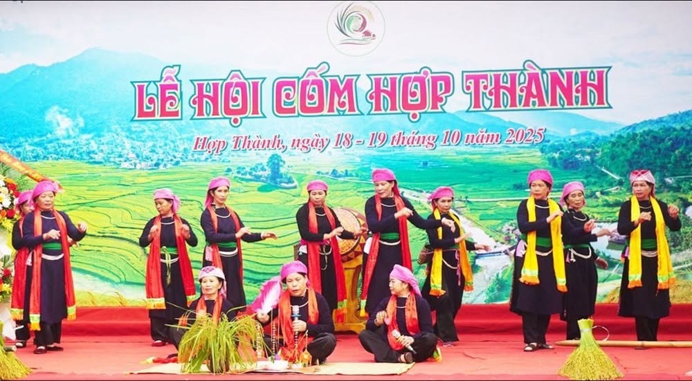 Lào Cai đón du khách mùa cốm vùng cao