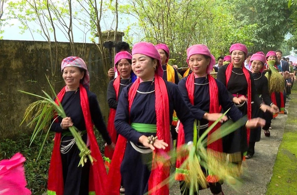 Lào Cai đón du khách mùa cốm vùng cao