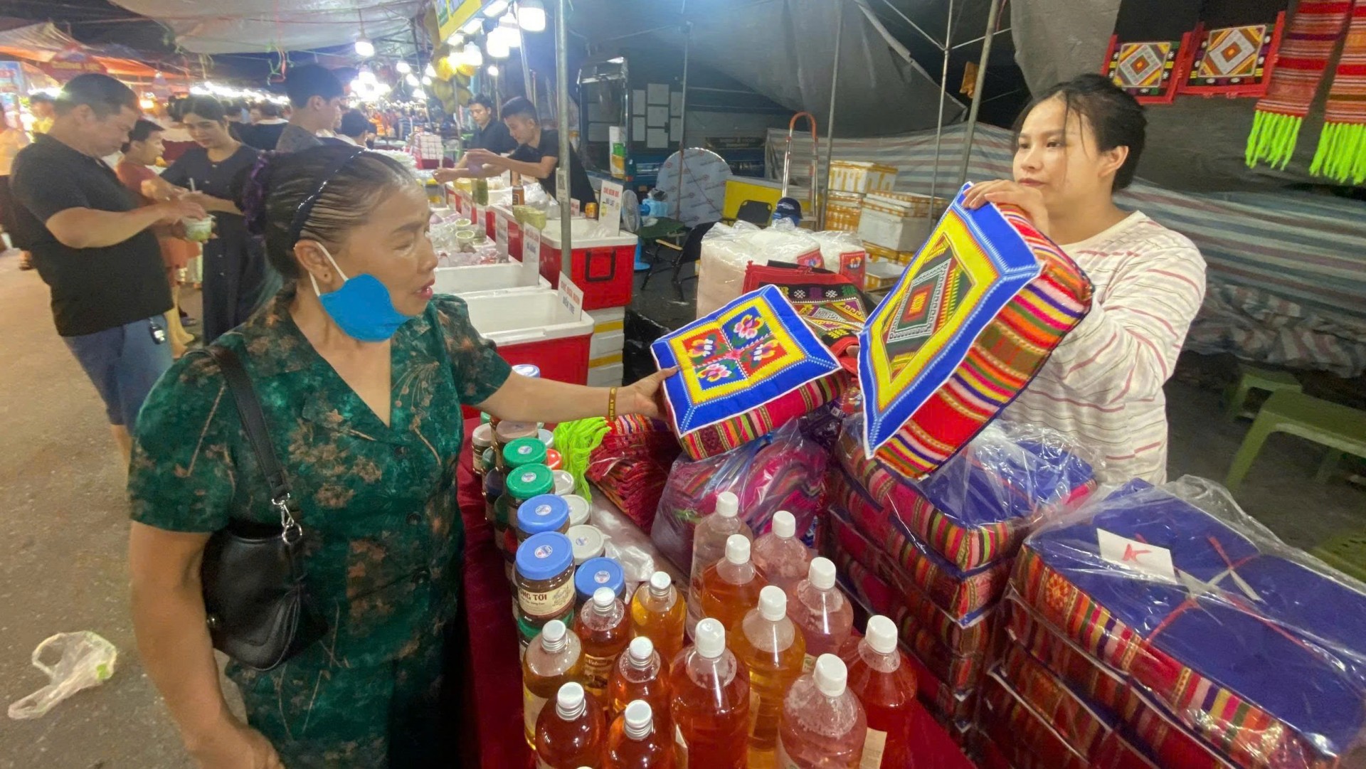 Hội chợ OCOP Lào Cai mở thêm kênh kết nối nông sản địa phương