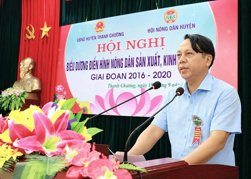 Ông Phan Bá Bảy, Giám đốc Công ty TNHH Hương Trầm Bảy Lương Ông Phan Bá Bảy, Giám đốc Công ty TNHH Hương Trầm Bảy Lương