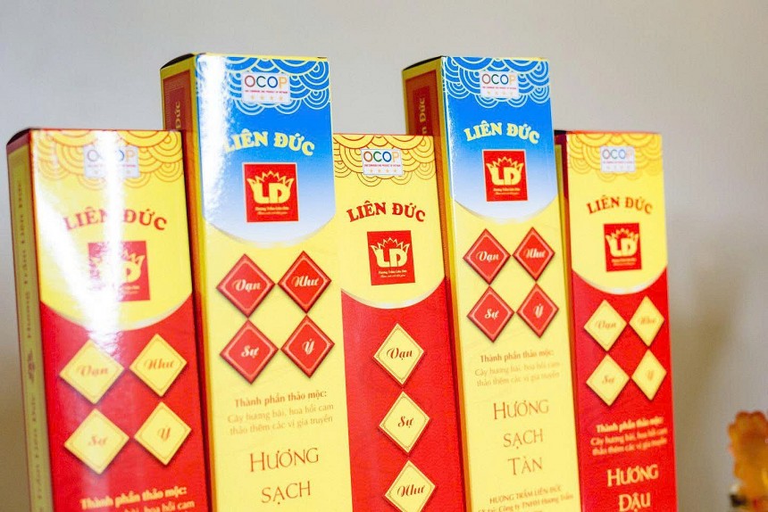 Với Hương Trầm Liên Đức, giá trị một nén hương vẫn phải bắt nguồn từ nguyên liệu, công thức, cái tâm bởi người làm nghề Với Hương Trầm Liên Đức, giá trị một nén hương vẫn phải bắt nguồn từ nguyên liệu, công thức, cái tâm bởi người làm nghề