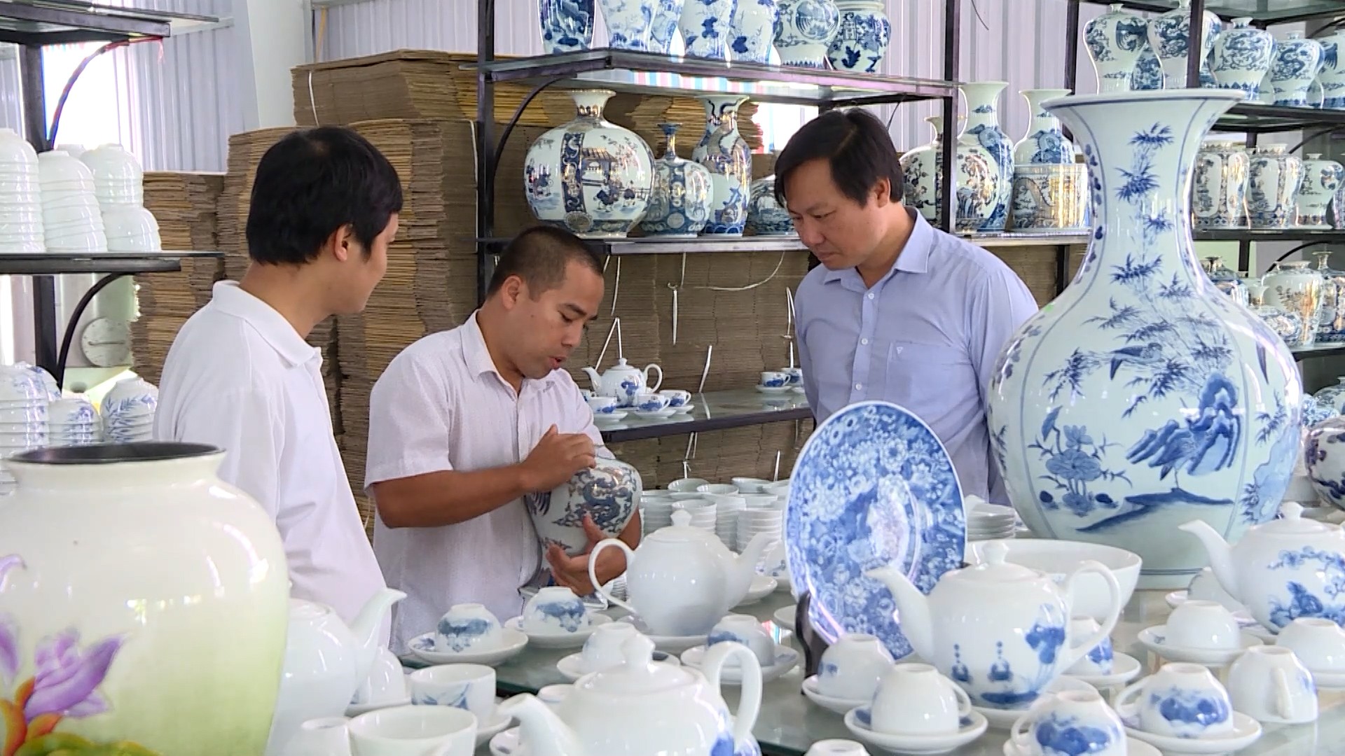 Ninh Bình gắn bảo tồn làng nghề với phát triển du lịch Ninh Bình gắn bảo tồn làng nghề với phát triển du lịch