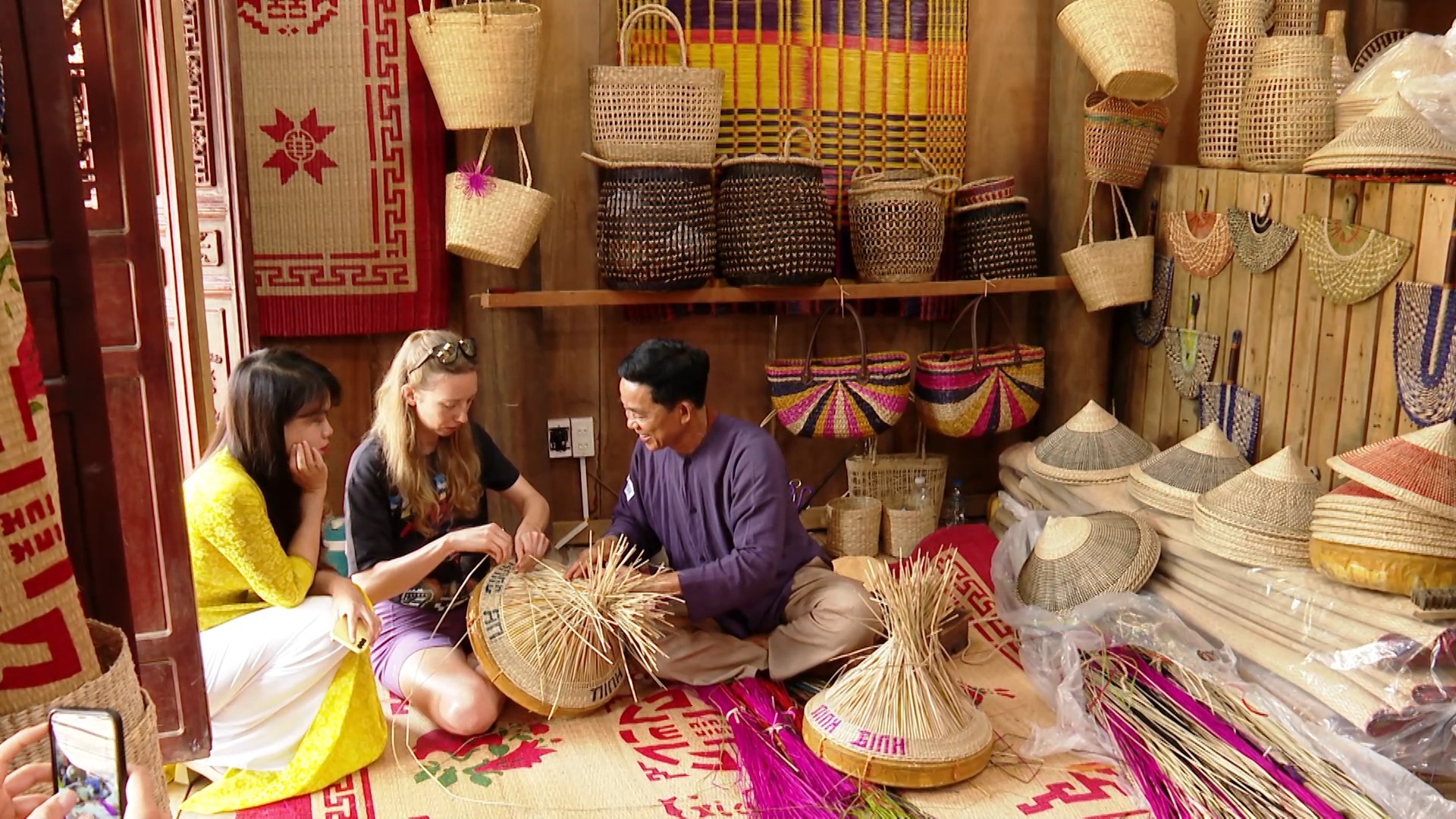 Ninh Bình gắn bảo tồn làng nghề với phát triển du lịch Ninh Bình gắn bảo tồn làng nghề với phát triển du lịch