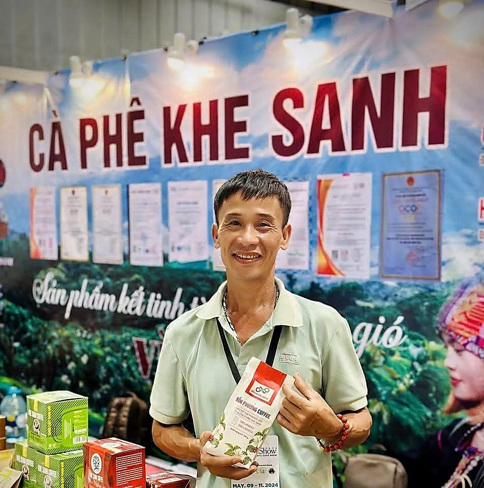 100 năm cà phê Khe Sanh: Hạt cà phê đổi thay một vùng đất 100 năm cà phê Khe Sanh: Hạt cà phê đổi thay một vùng đất