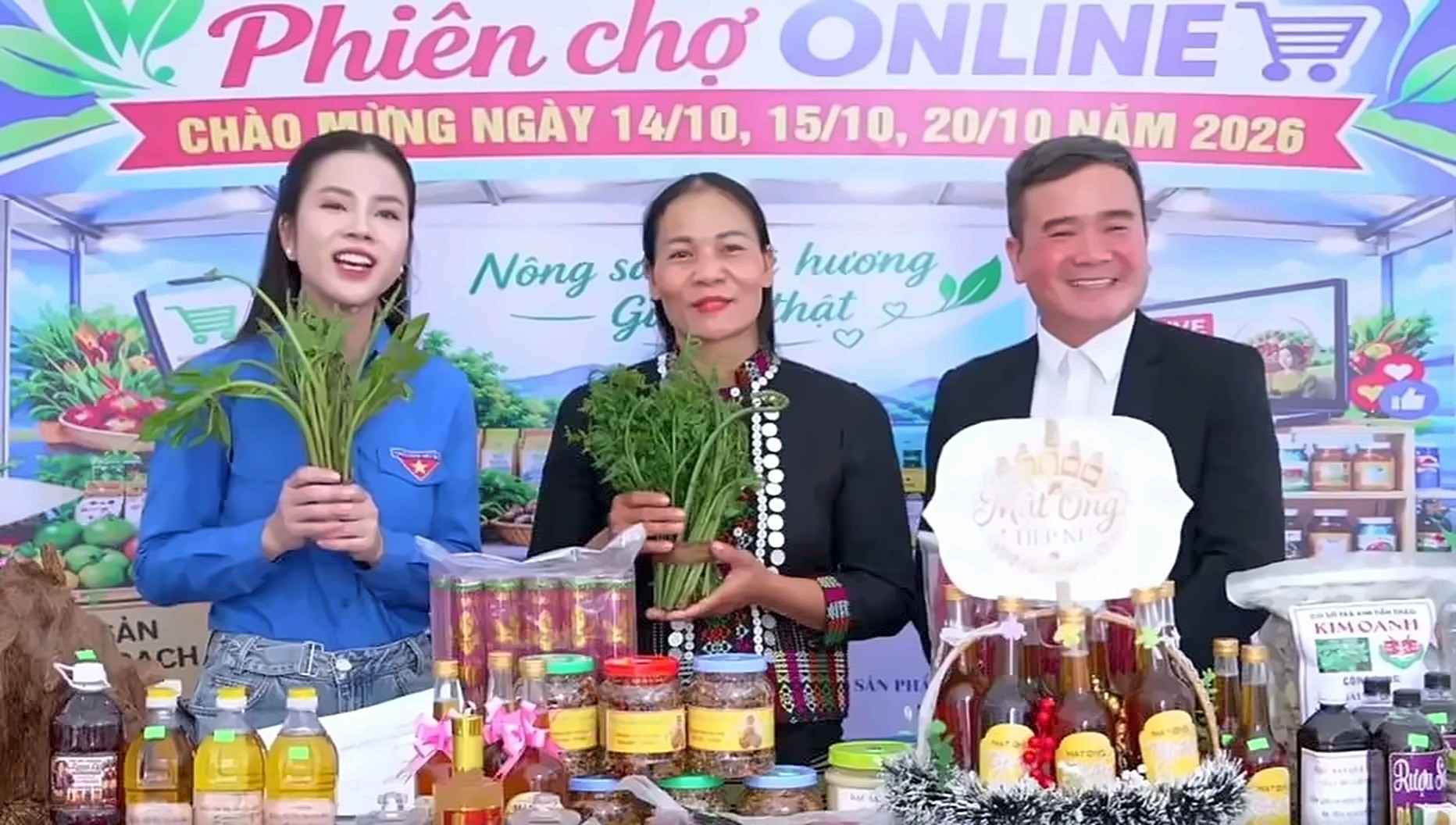Nam Trạch đưa nông sản OCOP lên livestream