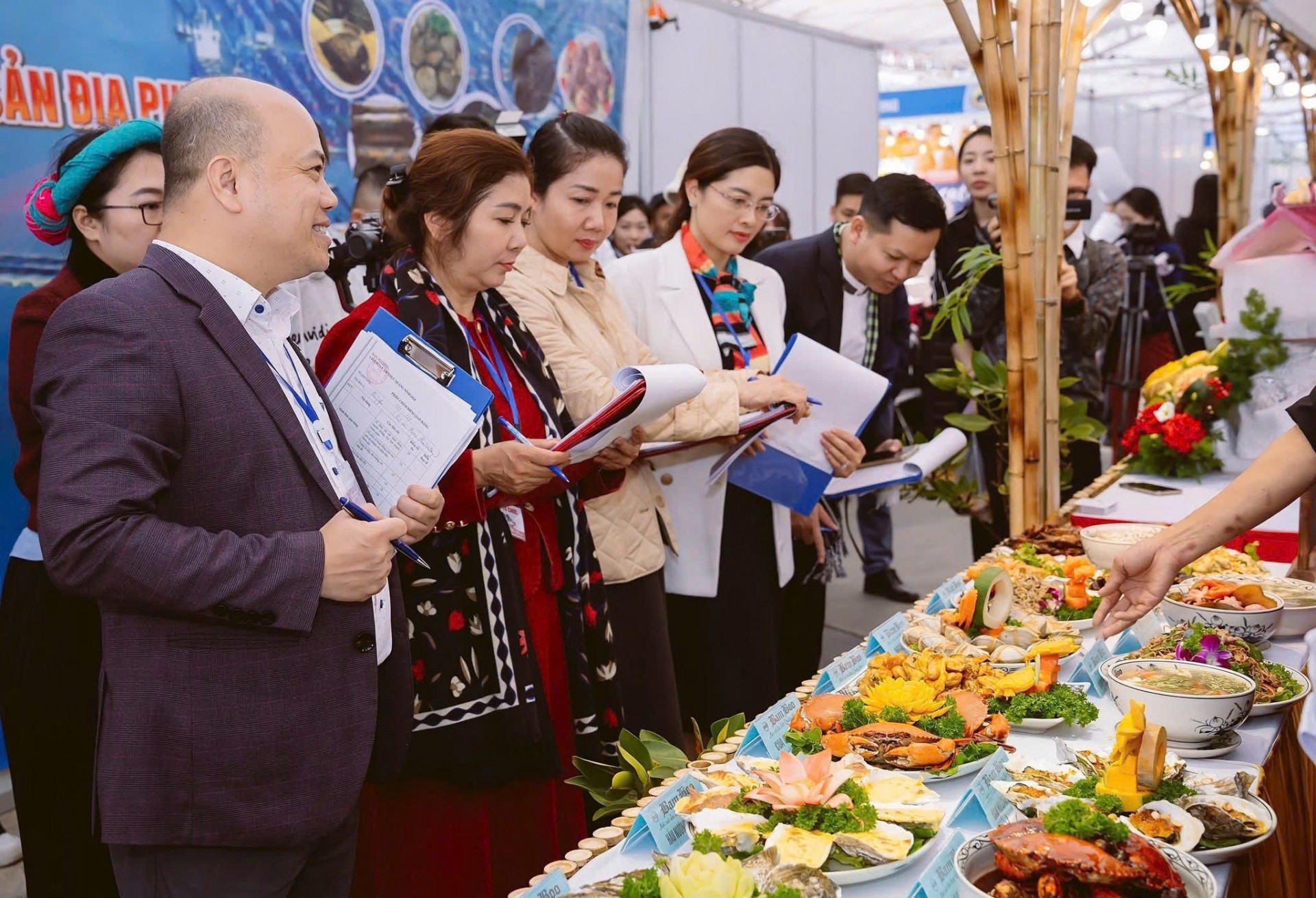 150 gian hàng hội tụ tại Liên hoan Ẩm thực Quảng Ninh 150 gian hàng hội tụ tại Liên hoan Ẩm thực Quảng Ninh