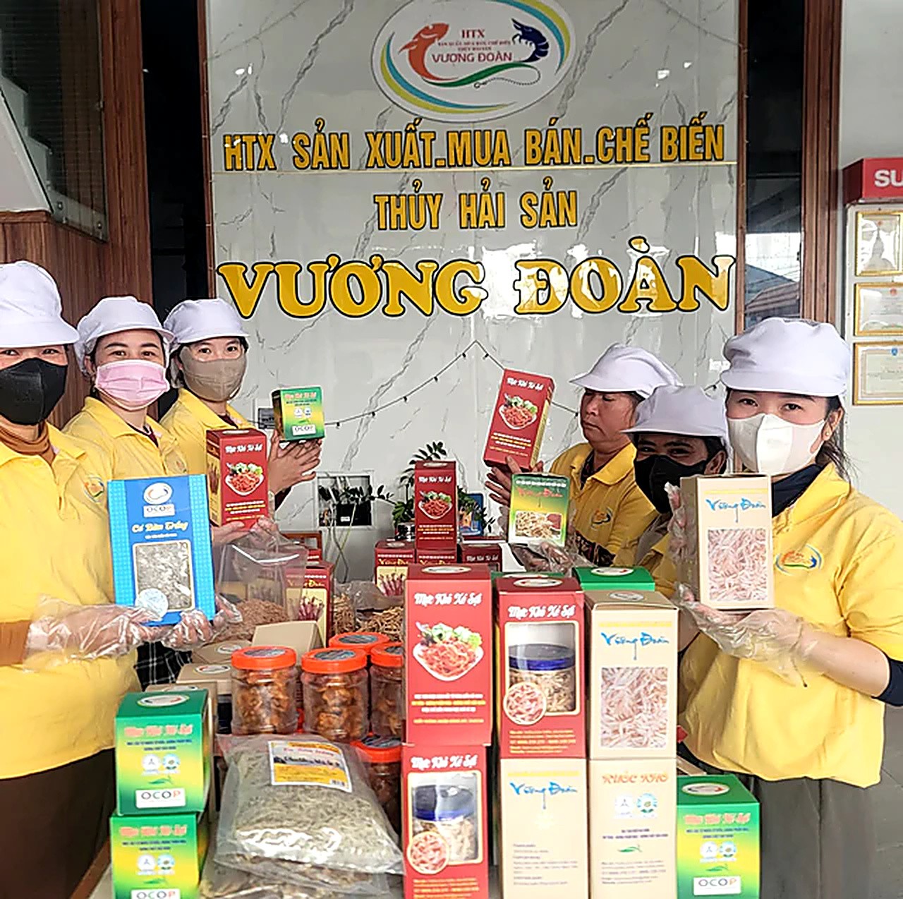 Nữ giám đốc HTX ở Quảng Trị đưa thủy hải sản lên chuẩn OCOP Nữ giám đốc HTX ở Quảng Trị đưa thủy hải sản lên chuẩn OCOP