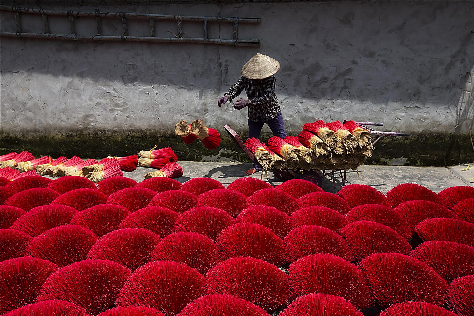 Phát huy lợi thế làng nghề để nâng giá trị sản phẩm Ứng Thiên Phát huy lợi thế làng nghề để nâng giá trị sản phẩm Ứng Thiên