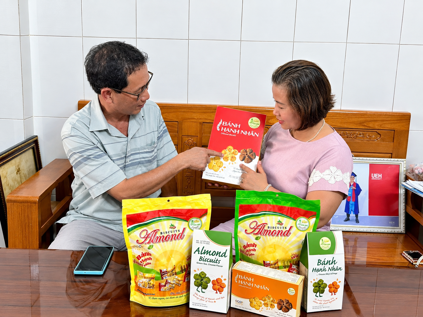 Bánh hạnh nhân OCOP 4 sao Chợ Mới lên sóng TikTok