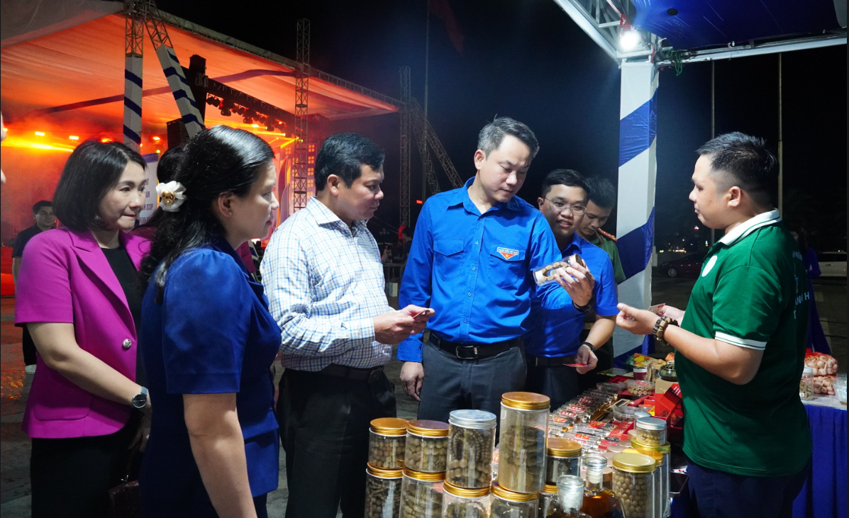 Hội chợ OCOP thanh niên khai mạc tại Quảng Ngãi Hội chợ OCOP thanh niên khai mạc tại Quảng Ngãi