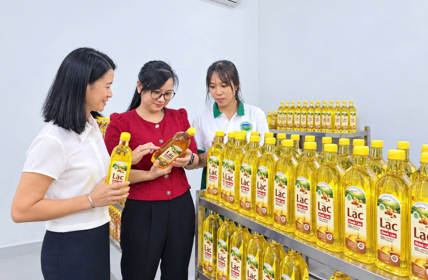 Gần 20.000 đơn hàng dầu ép OCOP qua sàn thương mại điện tử Gần 20.000 đơn hàng dầu ép OCOP qua sàn thương mại điện tử