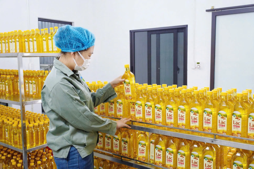 Gần 20.000 đơn hàng dầu ép OCOP qua sàn thương mại điện tử Gần 20.000 đơn hàng dầu ép OCOP qua sàn thương mại điện tử