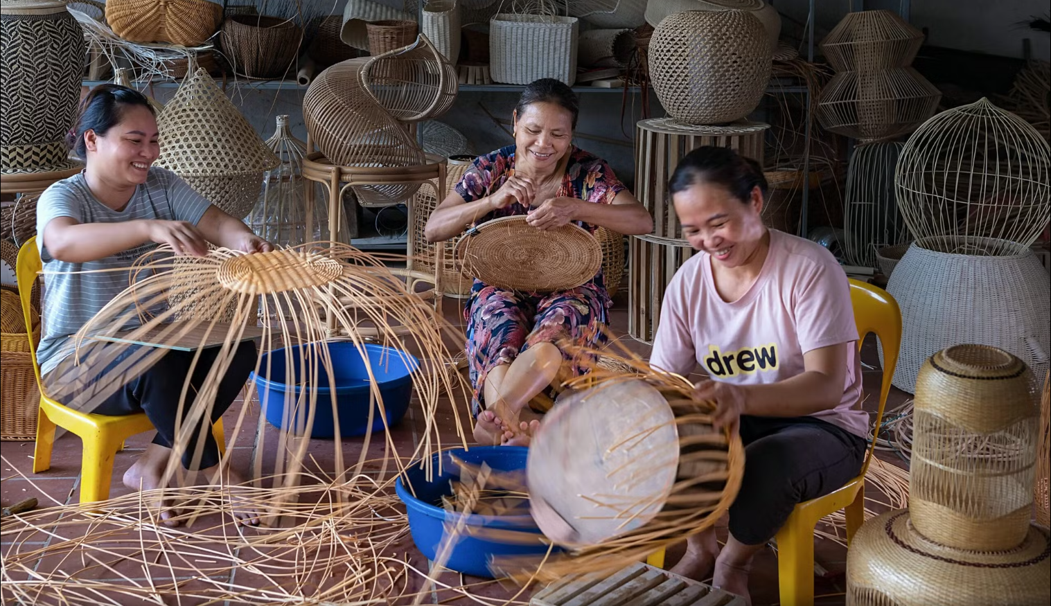 Phú Nghĩa phát triển làng nghề nhờ mạng lưới vệ tinh Phú Nghĩa phát triển làng nghề nhờ mạng lưới vệ tinh