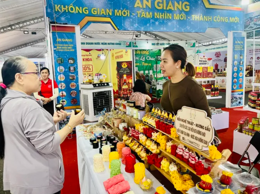 Khuyến công phía Nam: Hỗ trợ cơ sở nông thôn mở rộng thị trường Khuyến công phía Nam: Hỗ trợ cơ sở nông thôn mở rộng thị trường