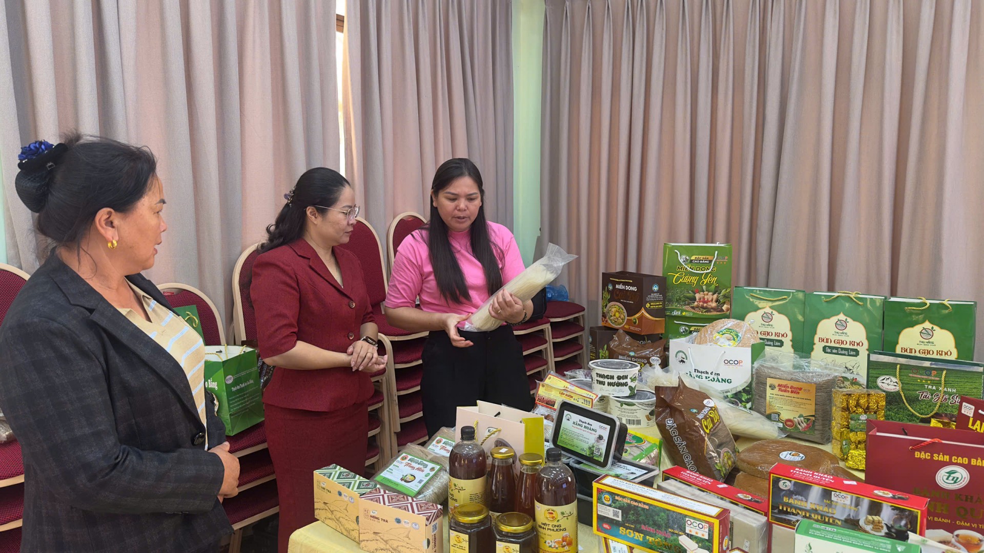 Cao Bằng: Tìm đầu ra bền vững cho sản phẩm OCOP qua nền tảng số và chuỗi bán lẻ