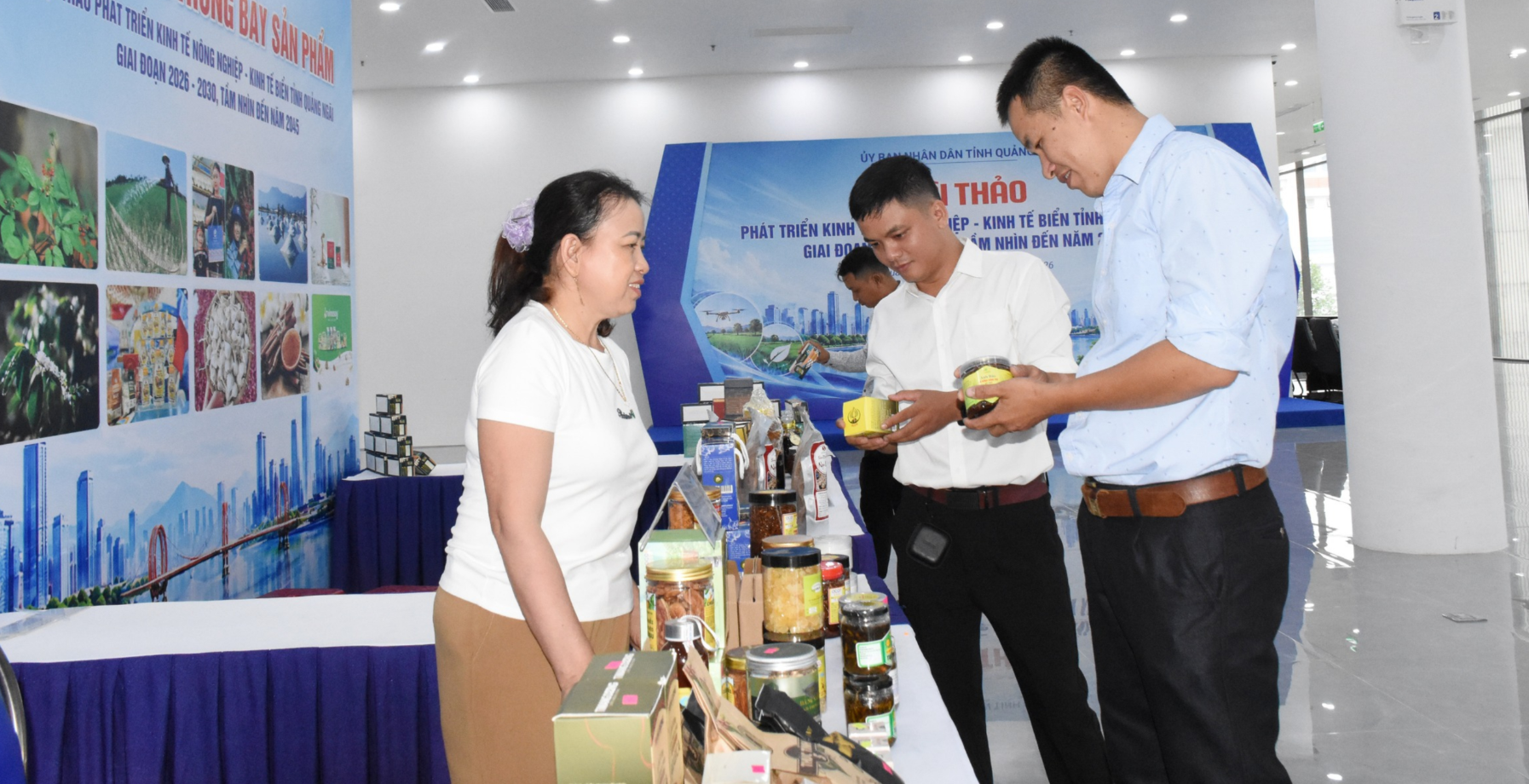 160 sản phẩm OCOP Quảng Ngãi “trình làng” bên lề hội thảo kinh tế nông nghiệp, kinh tế biển 160 sản phẩm OCOP Quảng Ngãi “trình làng” bên lề hội thảo kinh tế nông nghiệp, kinh tế biển