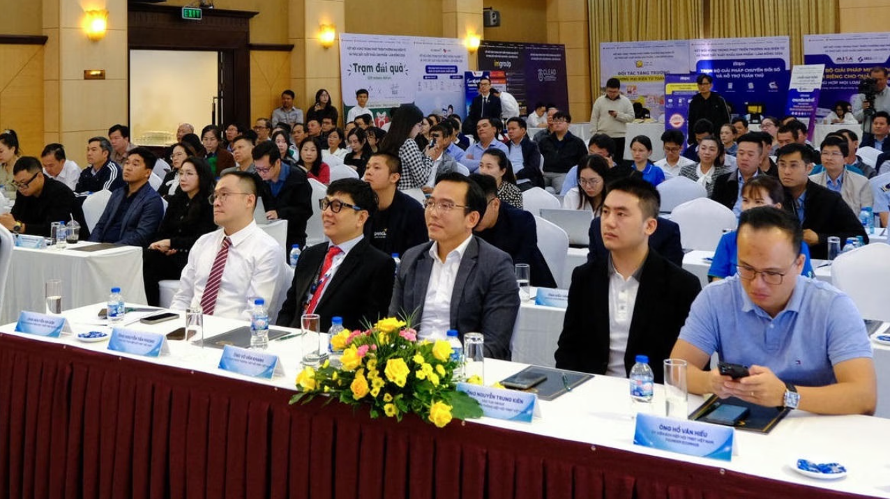 Lâm Đồng đẩy mạnh thương mại điện tử, mở đường xuất khẩu cho nông sản OCOP Lâm Đồng đẩy mạnh thương mại điện tử, mở đường xuất khẩu cho nông sản OCOP
