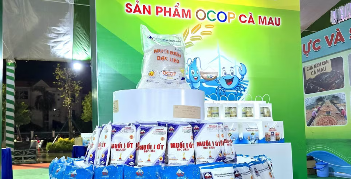Nâng chất nghề muối di sản ở Cà Mau