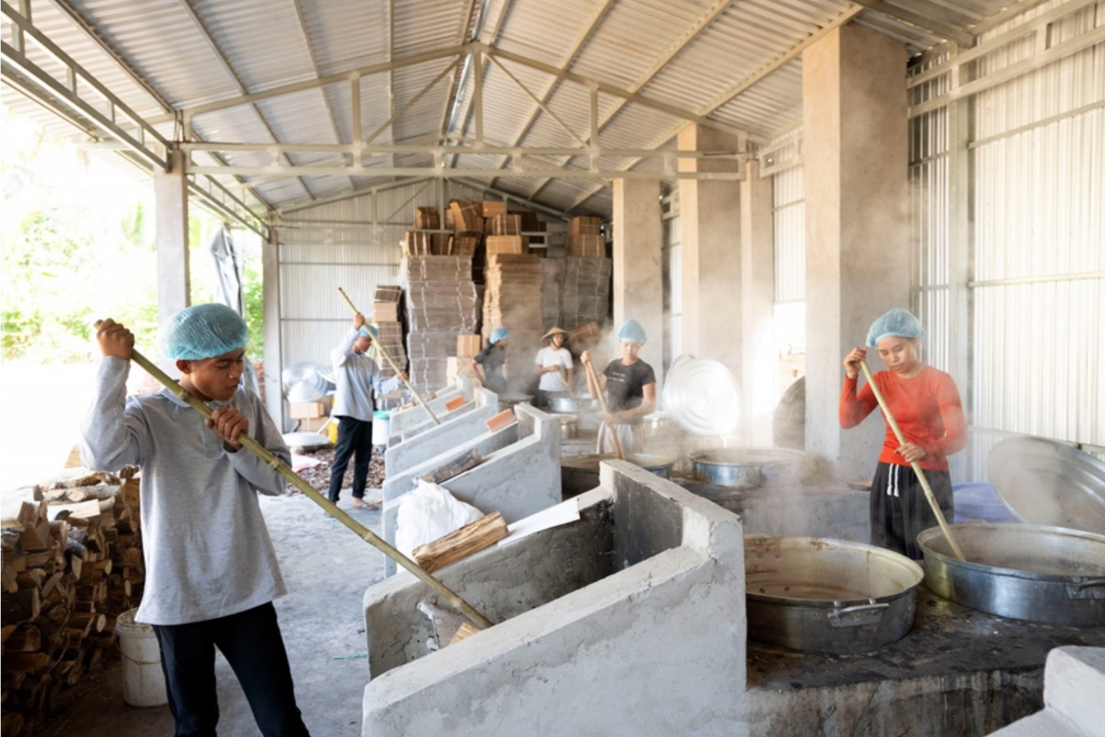 Cô gái Khmer giữ nghề thốt nốt ở Tri Tôn Cô gái Khmer giữ nghề thốt nốt ở Tri Tôn