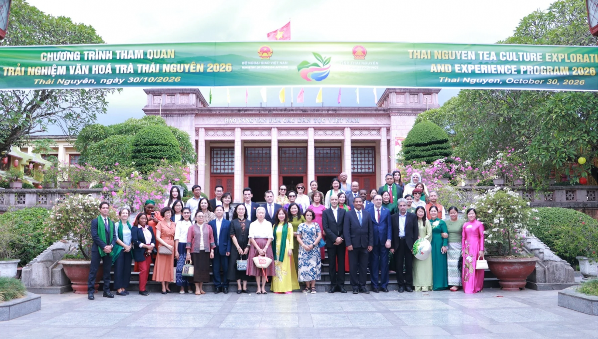 Đoàn ngoại giao trải nghiệm văn hóa trà Thái Nguyên Đoàn ngoại giao trải nghiệm văn hóa trà Thái Nguyên